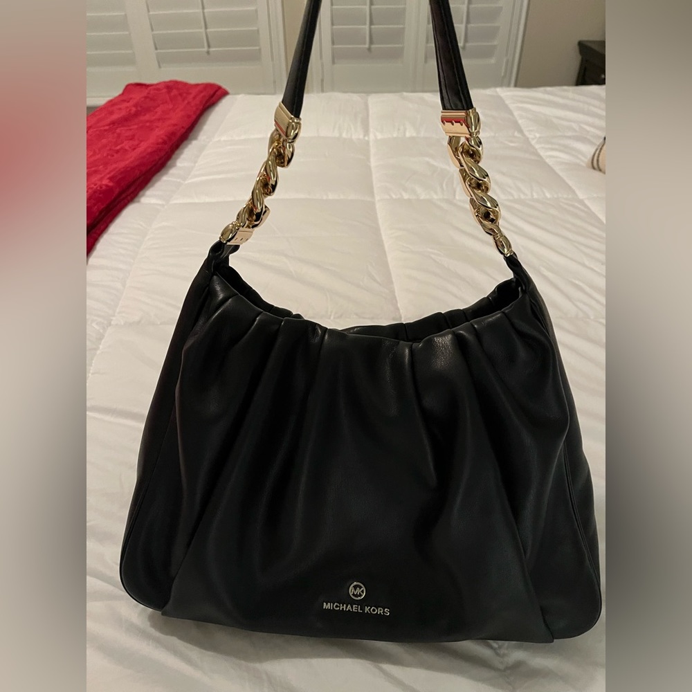 Black purse NWT